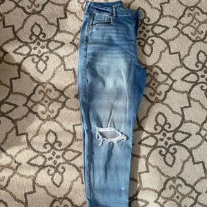 American Eagle Stretch Ripped Curvy Mom Jean 14 Regular